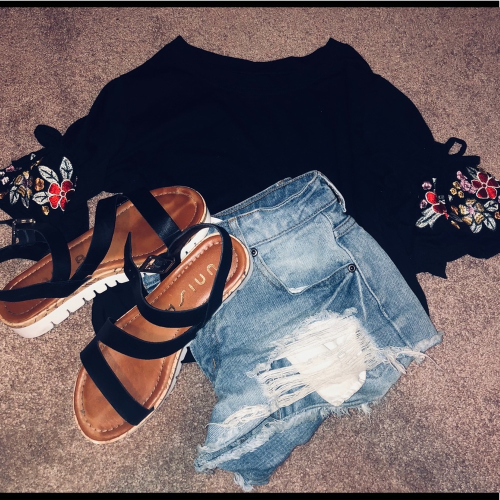 Embroidered sleeve top
